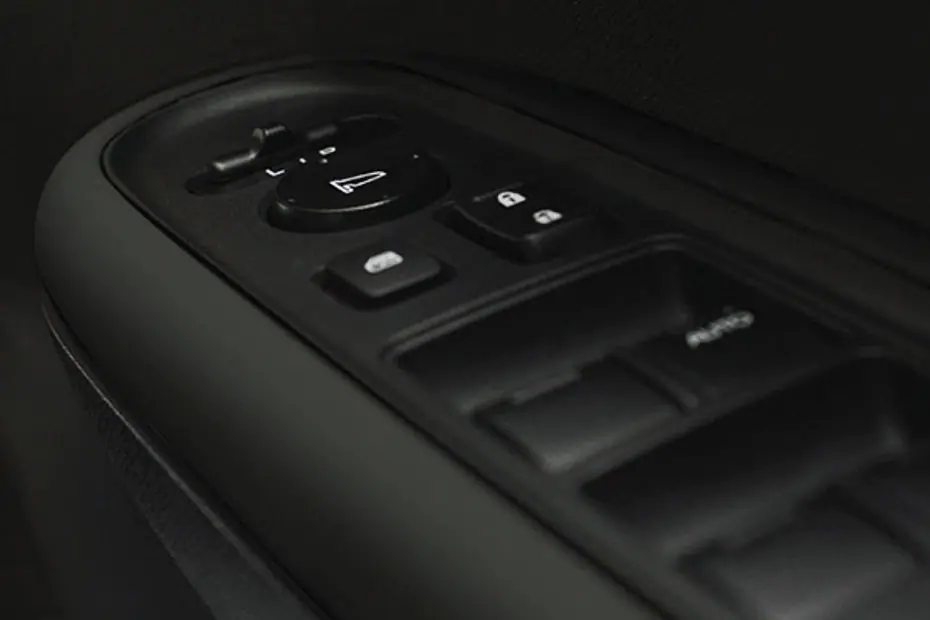 honda-brio-drivers-side-in-side-door-controls-450672